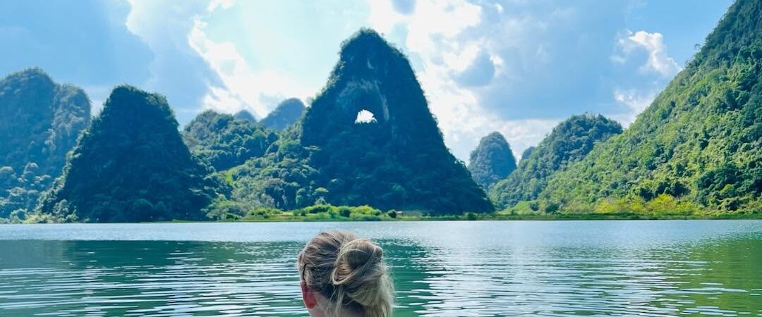 Cắm trại Núi Mắt Thần: Đêm ngủ dưới ngàn sao giữa “Tuyệt Tình Cốc” Cao Bằng